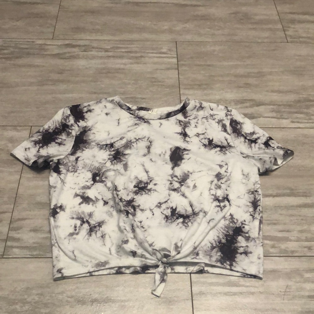 SHEIN cropped T-shirt